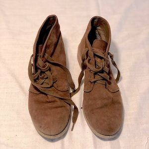 Low healed ankle suede boots